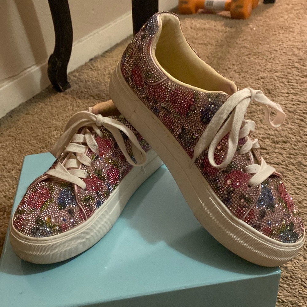 Betsy Johnson Sidny Floral Multi